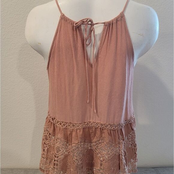 ASTR The Label Boho Crochet Tank Top - Picture 5 of 7
